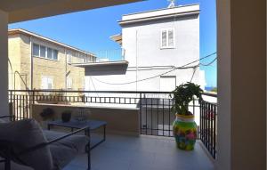 5 Bedroom Stunning Apartment In Trappeto
