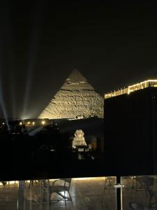 prince pyramids & sphinx stay