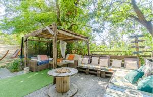 Gorgeous Home In Dego With Wifi