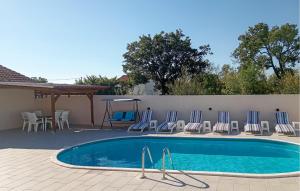 Awesome Home In Benkovac With Wifi