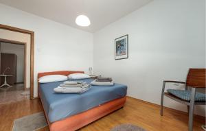 Nice Apartment In Karlobag With Wifi