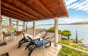 Nice Apartment In Karlobag With Wifi