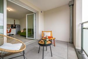 Parisian Terrace - Close to Orly and RER Station C, D