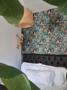 CerezinoFlats-Orange Bay Studio