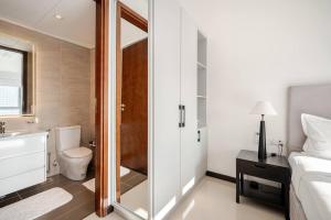 Luxury 2 Bed at Trizen by Resident Villas