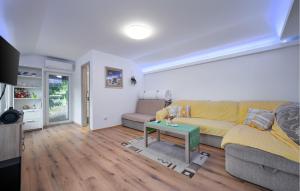 Cozy Home In Martinkovec With Wifi