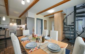 Cozy Home In Martinkovec With Wifi