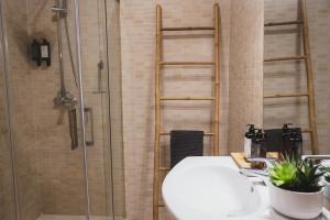 Beach Front Flat With Ocean View