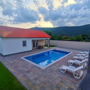 Holiday House Maslina 2