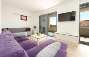 Gorgeous Apartment In Kozino With Wifi 