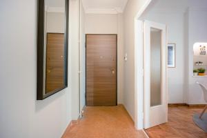 Bright apartment in old Athenian neighborhood!