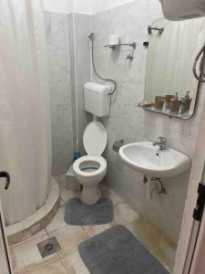 Fontana apartments 1B