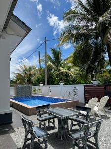 Senjaloka Homestay SWIMMING POOL