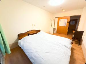 ハイ沖縄金武店トイレお風呂共用 プレオープン中駐車場有 ペット同伴可能長期滞在可能2025年10月より車貸し出しサービス有希望であればお申し付けください