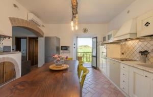 Stunning Apartment In Ville Di Corsano