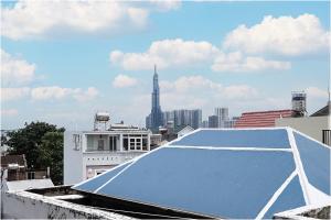 M03 Modern room with Landmark81 view