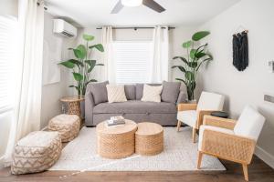 Family Friendly Home by Downtown with 3 Beds
