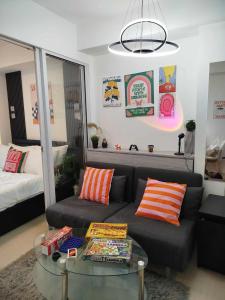 Azure Staycation with Pool View, Wifi and Netflix