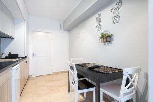 Bubble I Modern 1 BR Apartment on Nerva Traian