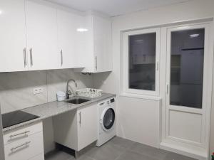 5 bedroom apartment 900 meters from the beach