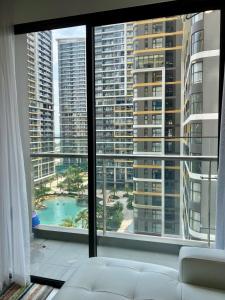 Shi House- 2BR Buliding BE5 Beverly &View Pool