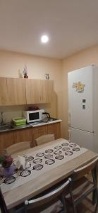 3 квартиры на площади Веры Холодной 1