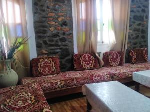 Villa de campagne en hauteur avec vue sublime sur mer et forêt