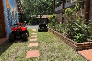 Cozy Bedroom in a coffee farmn in Coatepeque Lake