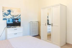 Zen Jacuzzi Retreat mit Terrasse Garage und 24 7 Check in Netflix und Disney Plus