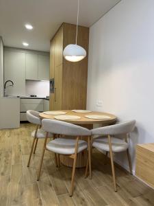 Видові апартаменти з видом на Дніпро та басейн