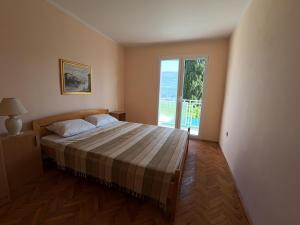 Sunny Holiday House with Sea View & Private Garden