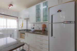 Apto c Churrasqueira e Garagem 300m da praia