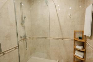 Grand Karavel - Luxury Central 1BR + Parking