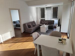 Miha apartment-near Airport