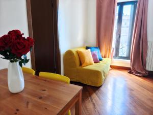 Milan Center Urban Apt, AC, WiFi, Metro M3 Duomo