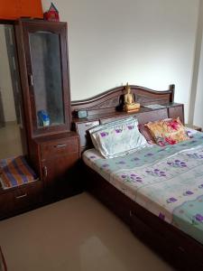 Gulab ki lakadi stays