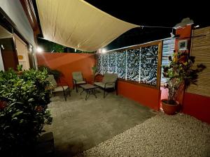 Beachy Studio Hideaway Steps to Sand & Sunset