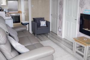 The Hideaway Sleeps 4 Pets Parking