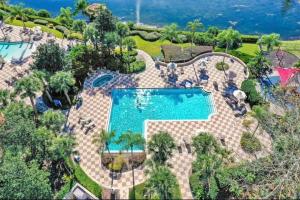 Lakefront Retreat 4BR-3BA Pool Home Near Disney