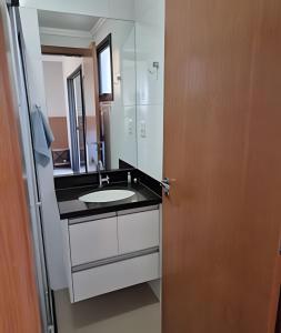 Flat novinho, completo e bem localizado