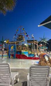 Ocean Lakes, Beach, Waterpark, Pool, Arcade, Cafés