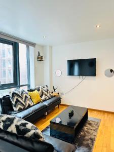 2 Bedroom City Centre Apartment Free Secure Parking