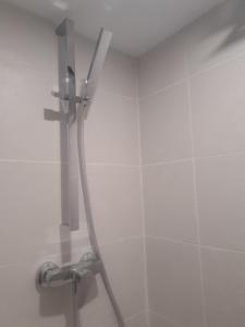 chaumont centre, "F1 coté jardin" , parking gratuit en face ,wifi,cafe offert