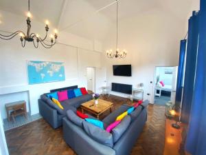 Skool House Retreat - 9 bedroom option