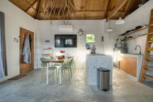 Spacious Family Home in General Luna Center with Wi-Fi, AC and Generator