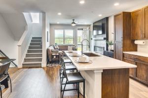 Brand-New Townhome w Hot Tub, 4 Mi to Winter Park