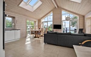 Awesome Home In Børkop With Wifi