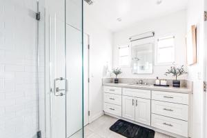 Venice 2BR - Ocean Walk with Stunning Outdoor Space!