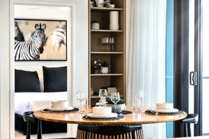 Luxury Beachside Apartment - The Hemingway