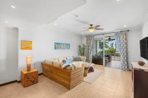 Beachfront view large Condo with Pools PVT luxury patio in great location